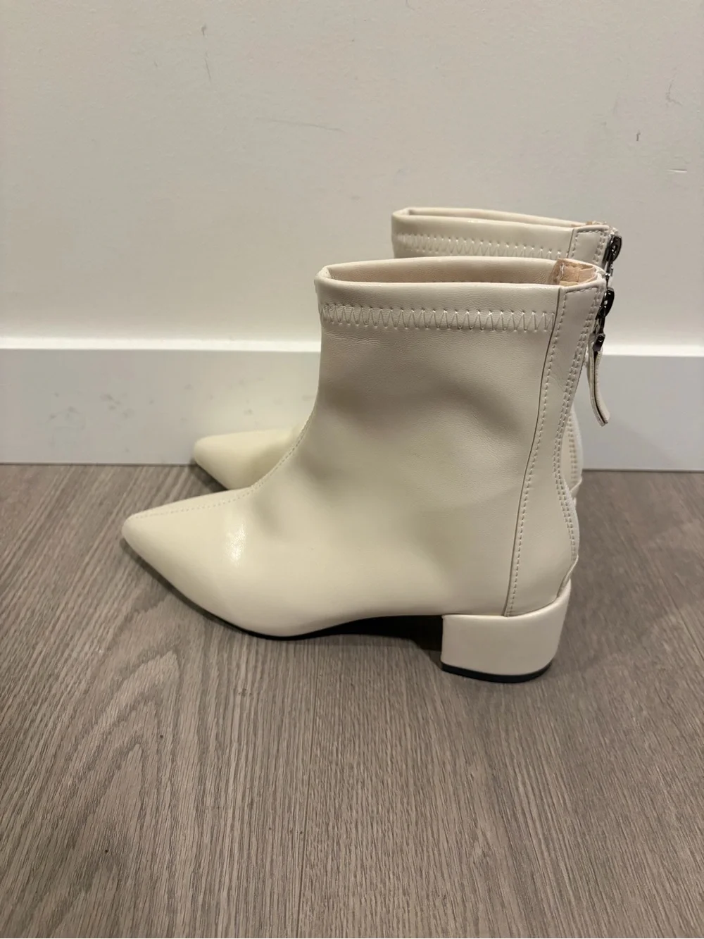 NWOT Cream Pointed Ankle Boots with Block Heel Size 35 = US 4.5